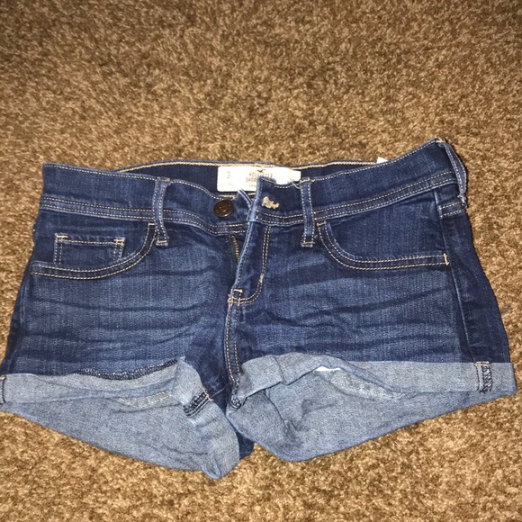 Hollister Shorts - Picture 2 of 2